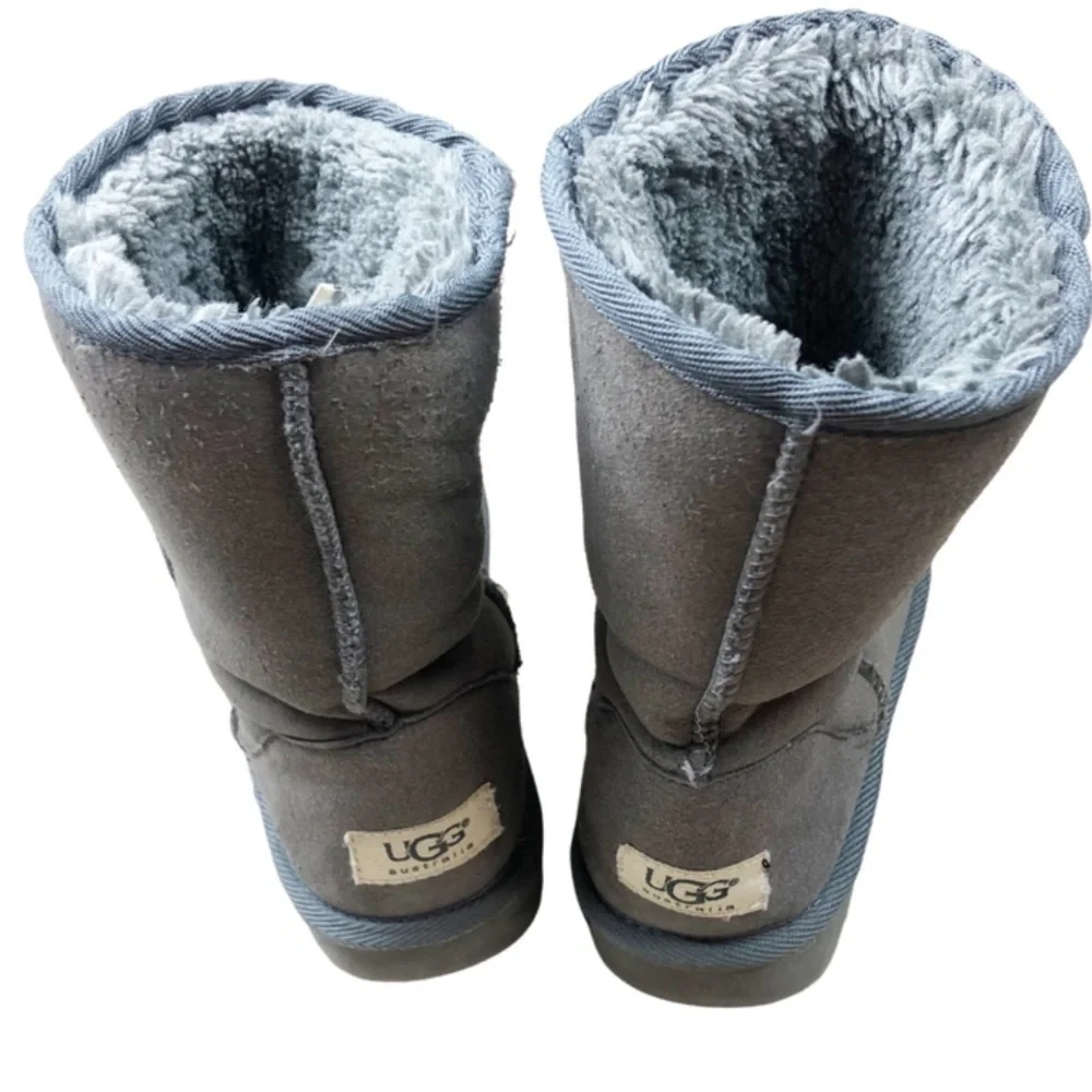 UGG Australia Women's Gray Suede Sheepskin‎ Lined Boots Size 6